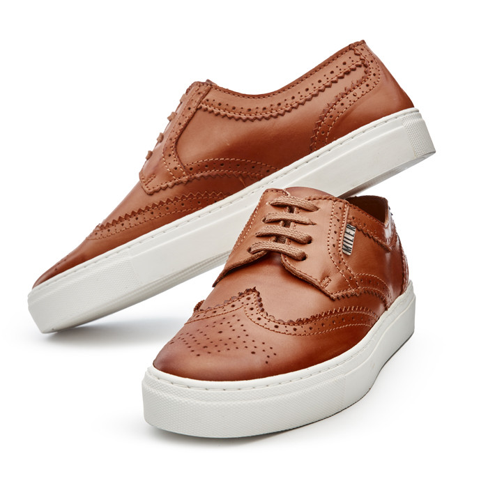 Brown leather men's shoes with a chunky sole #1