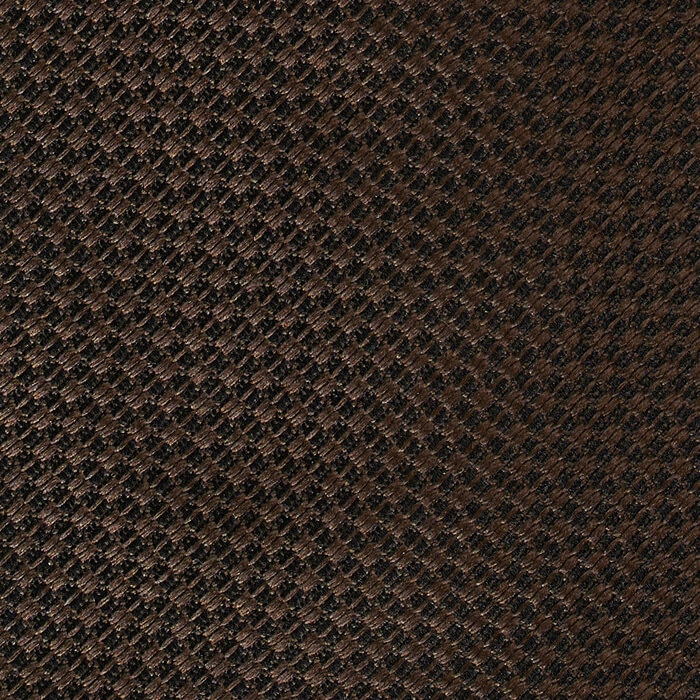 Jedwabny krawat z wyraźnym splotem w kolorze czekoladowym